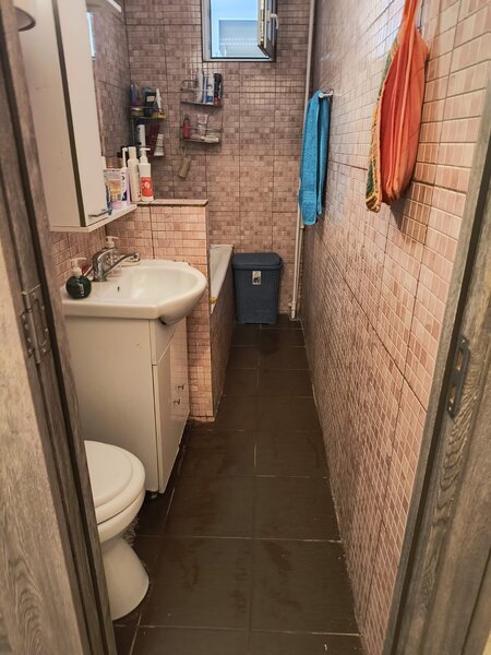 1 Decembrie 1918, Titan, apartament 4 camere 70 mp.